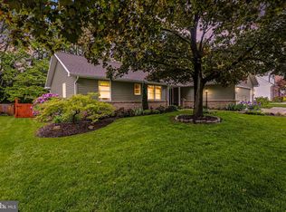 82 Fairway Dr, Camp Hill, PA 17011