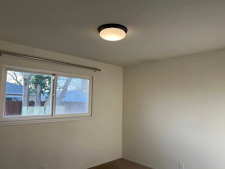 2212 Francis Ave — Photo 25