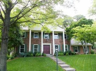 8943 Burntoak Dr, Saint Louis, MO
