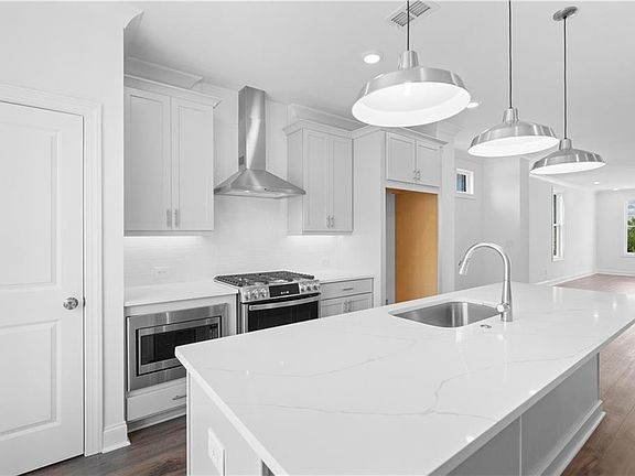 7th image of this home