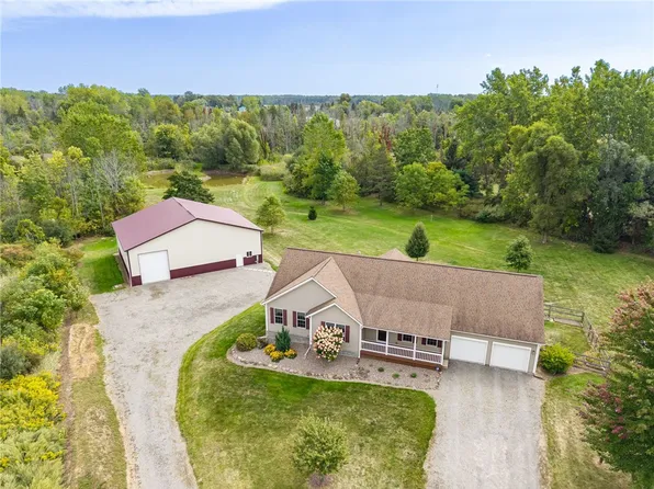 5393 Holley Byron Rd, Holley, NY 14470