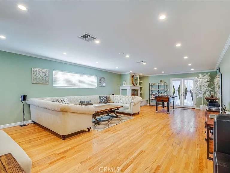 1911 N Fairview St — Photo 11