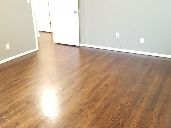 5th image of 9413 Oakland Ave