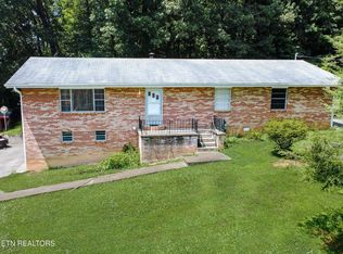 111 Forest Heights Cir, Lenoir City, TN 37772
