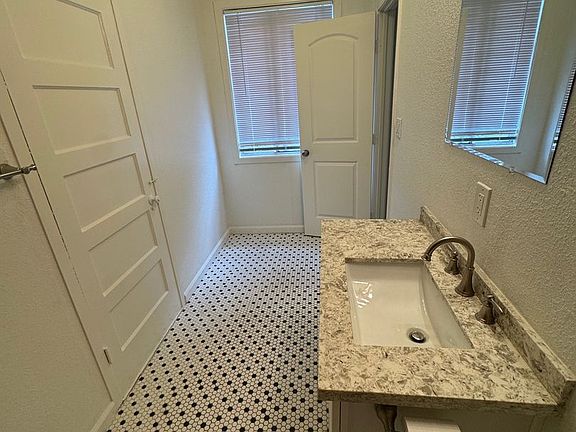 3rd image of 25059-25061 Monte Vista Dr #2
