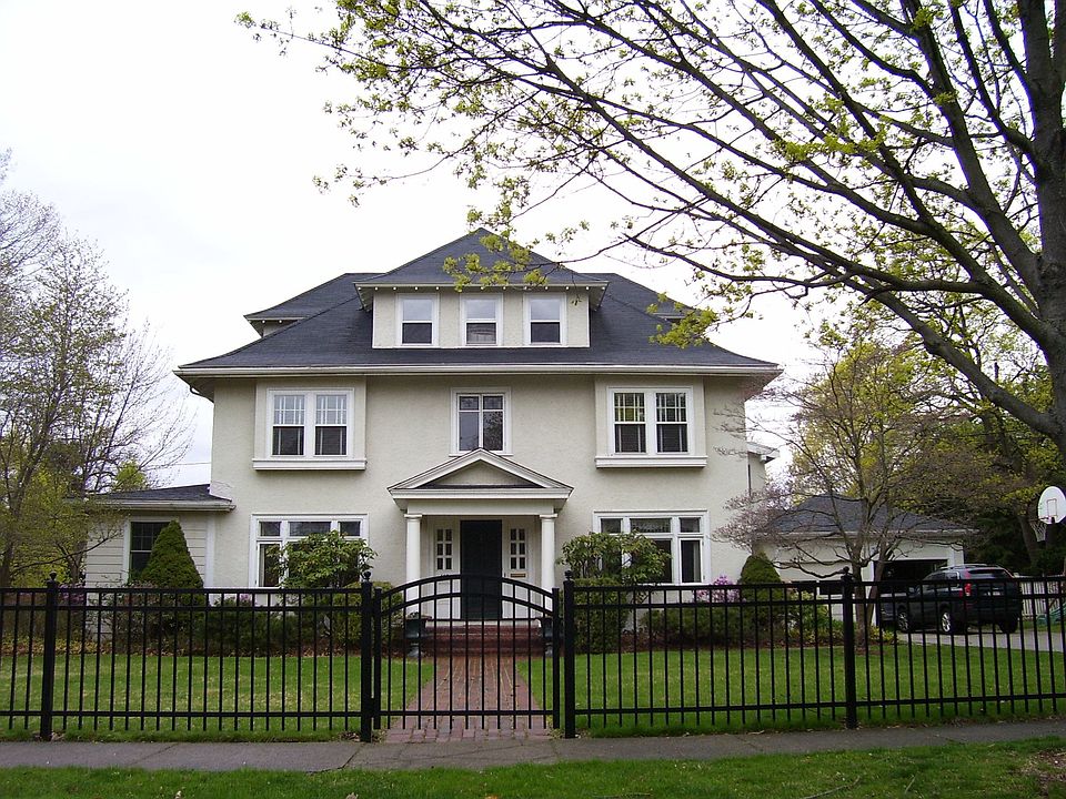 2nd image of 115 Fair Oaks Park