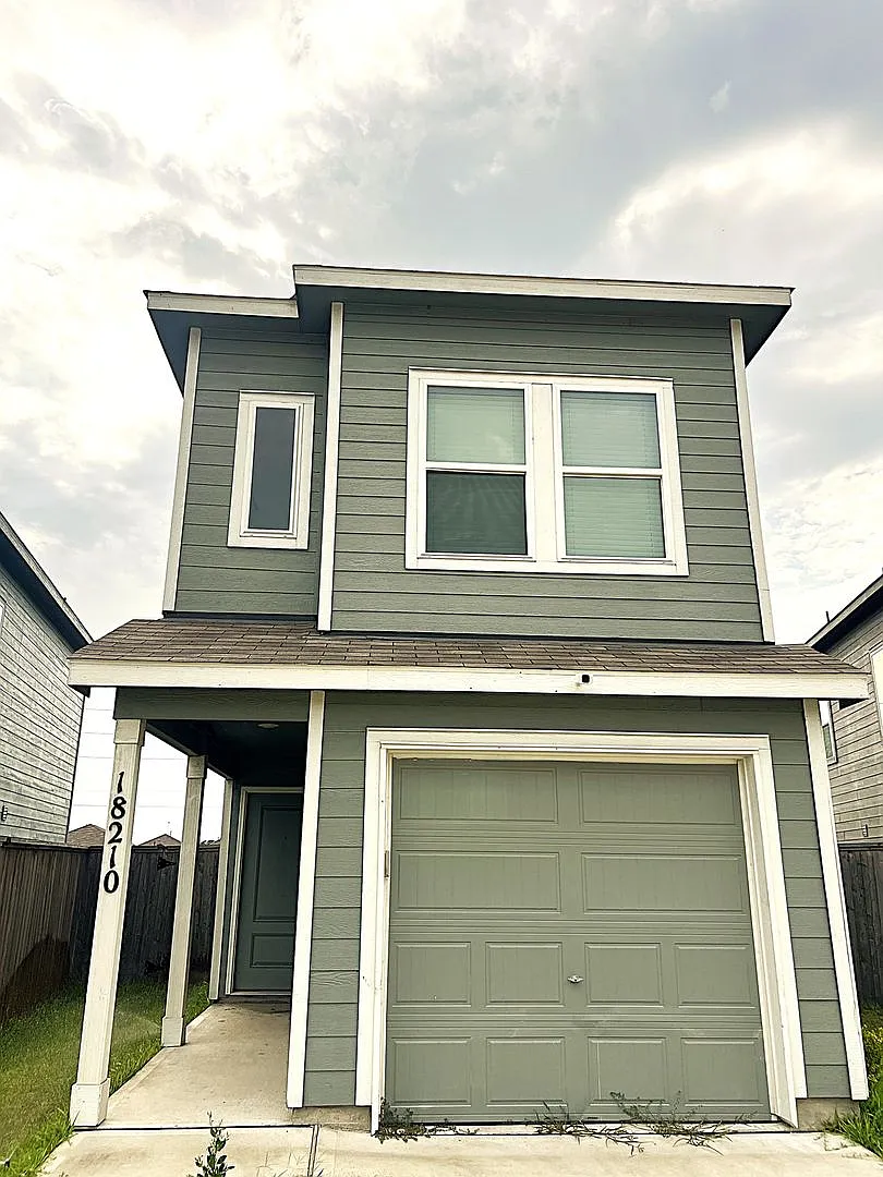 4 Bedroom Home Conveniently Located New Caney House in Tavola — Photo 1