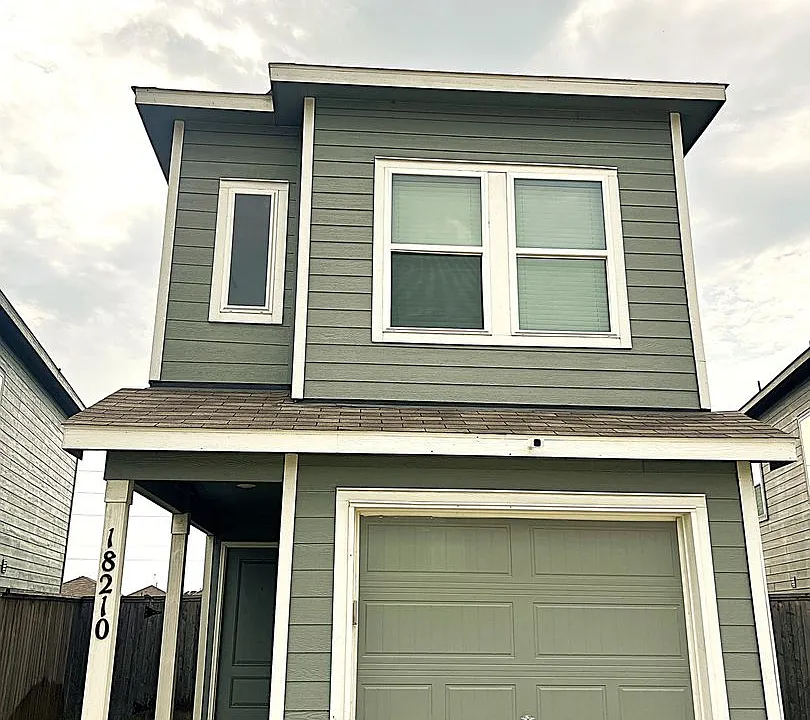 18210 Via Aurelia Dr