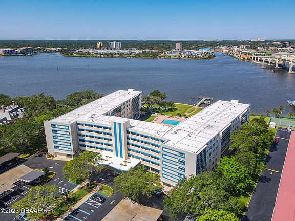 3rd image of 1224 S Peninsula Dr APT 423