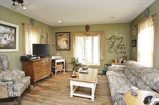 3rd image of 8804 E D Ave