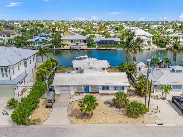 512 67th St, Holmes Beach, FL 34217