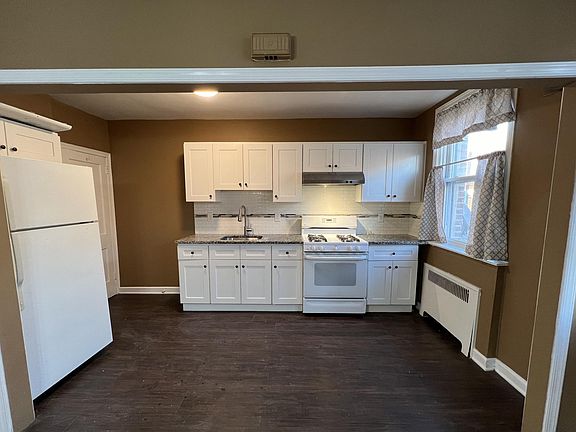 5th image of 6935 Kindred St