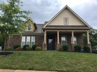 257 Blackthorn Ln, Gallatin, TN 37066