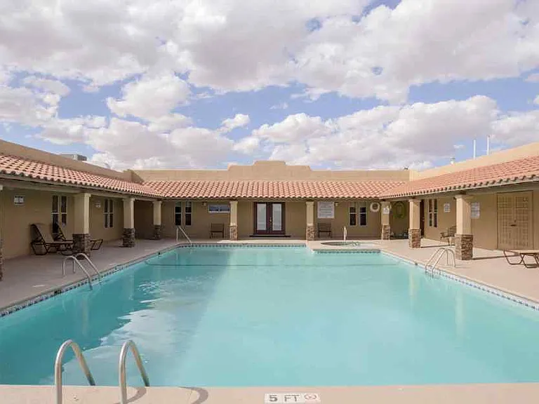 Mission Estates — Photo 4