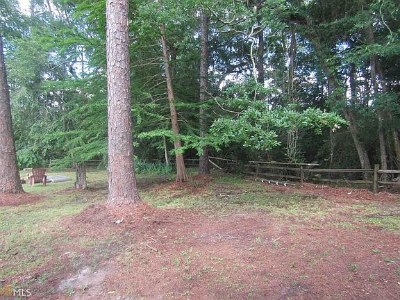3rd image of 202 Allenwood Dr