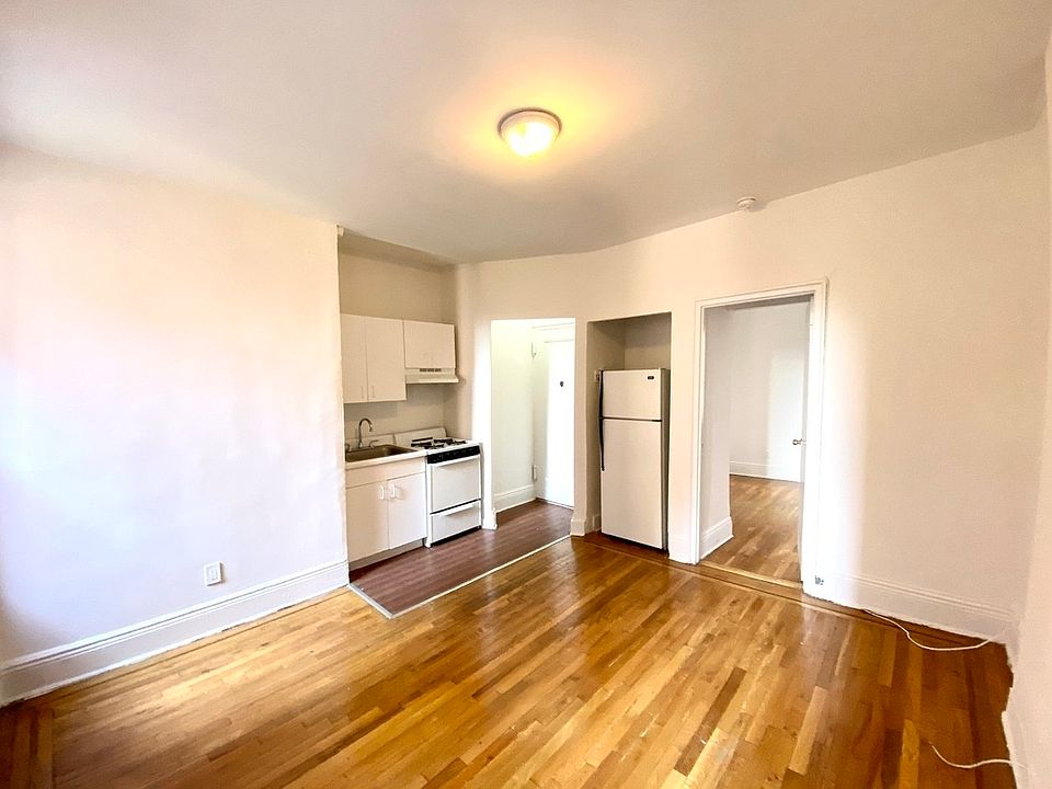 2nd image of 247 E 39th St APT 5B