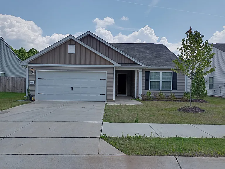 110 Shallow Dr — Photo 1
