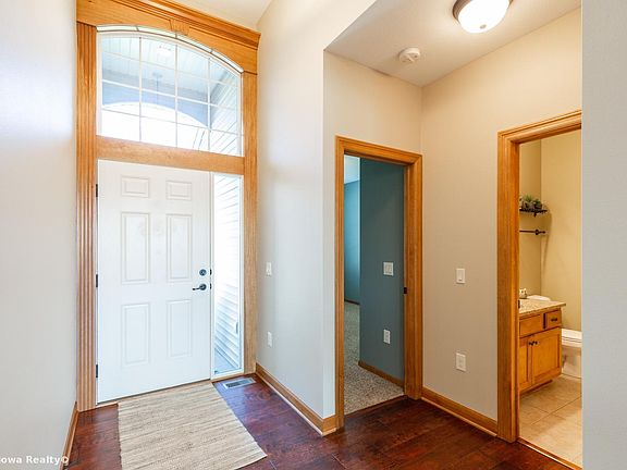 4th image of 10267 Coventry Cir