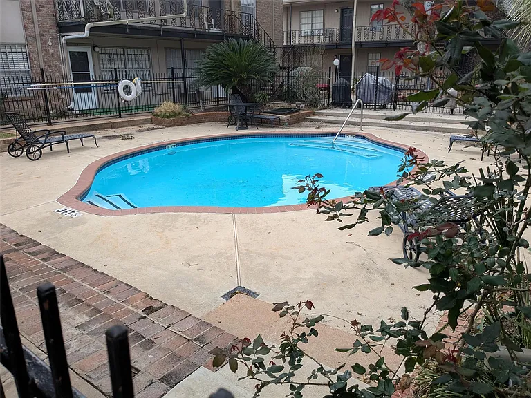5550 N Braeswood Blvd #135 — Photo 15