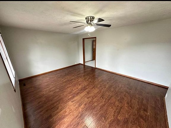 3rd image of 213 E Halsey St