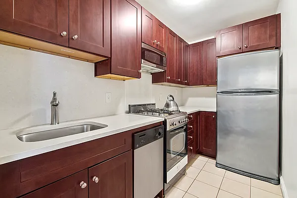 Rented by Nest Seekers International | media 9