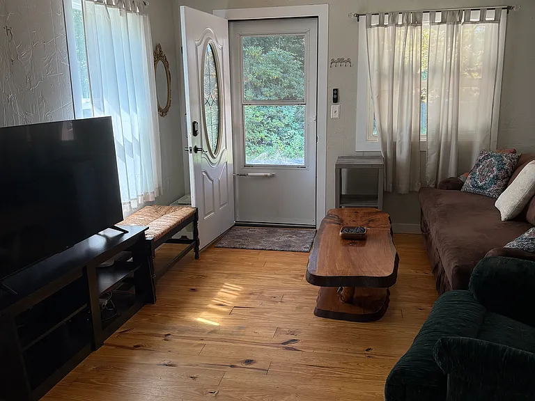 715 Dana Rd — Photo 4