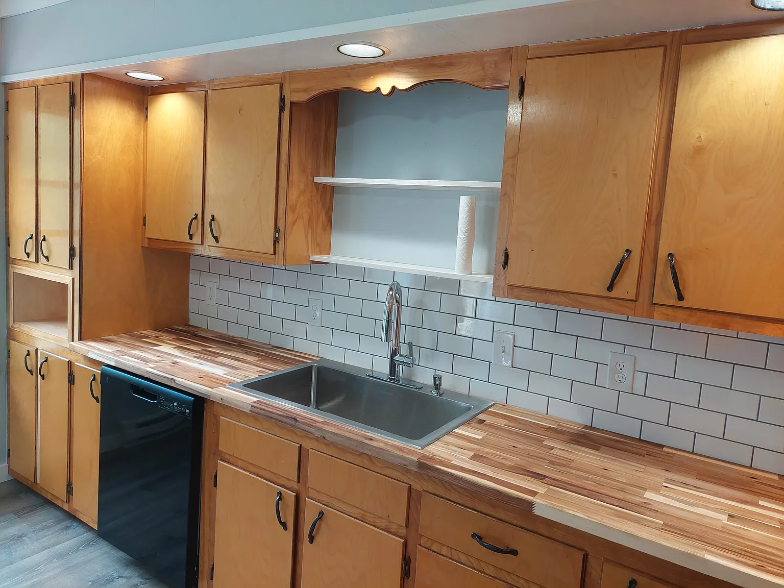 4 bed, 1.5 bath, 1400 sqft, $2,545 — Photo 4