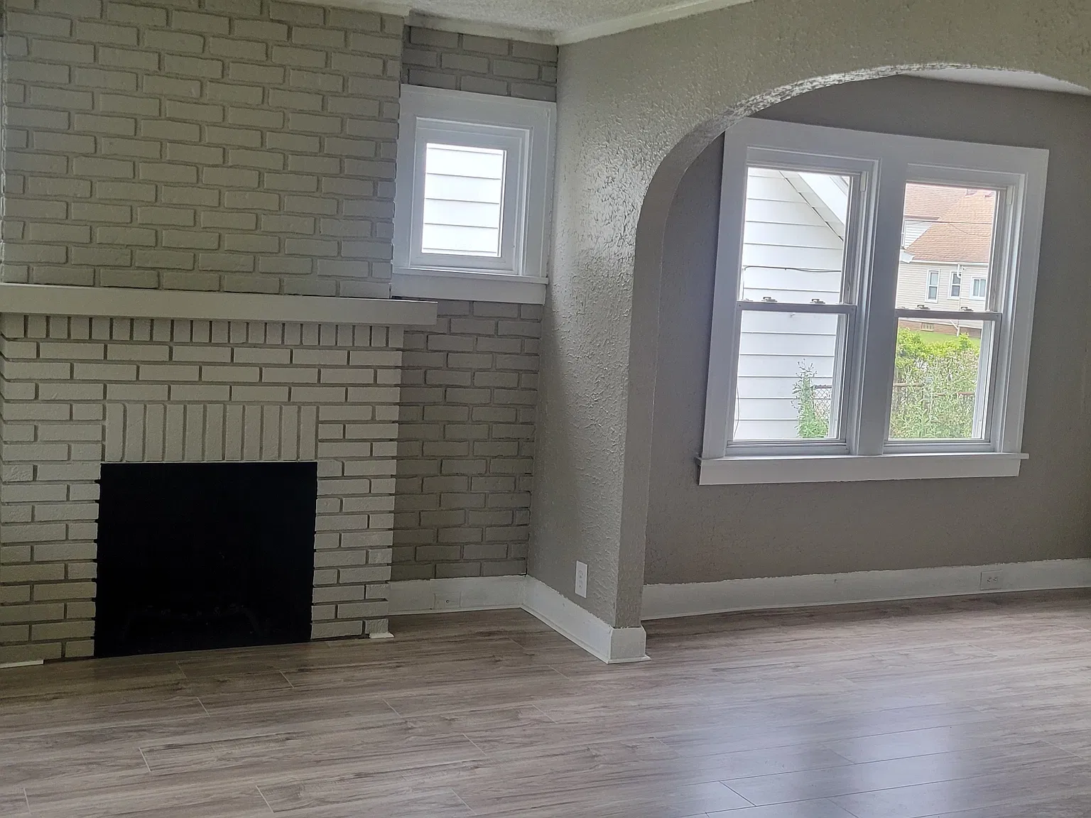 2 bed, 1023 sqft, $1,650 — Photo 2
