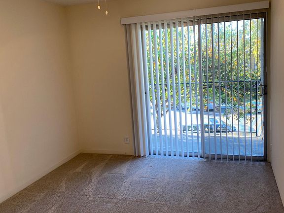 4th image of 3340 Richland Dr #8
