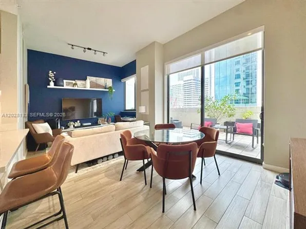 999 SW 1st Ave, Miami, FL