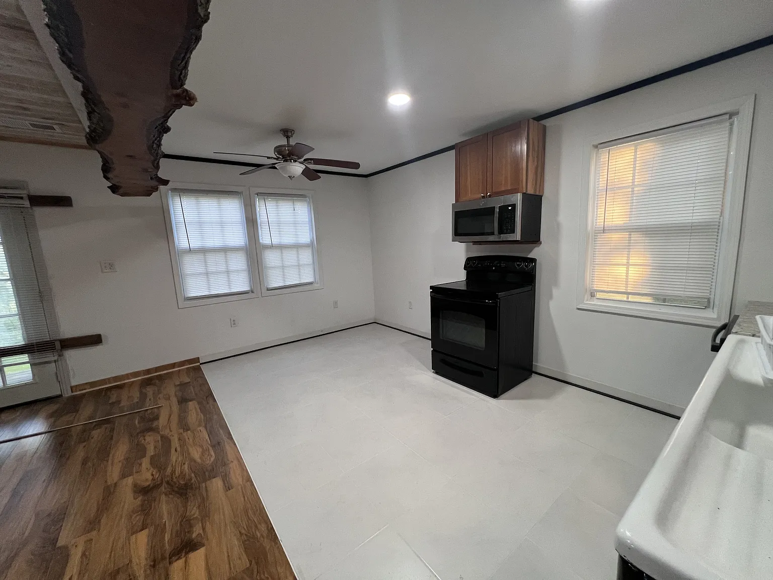 2040 Cambridge Avenue - 1 — Photo 4