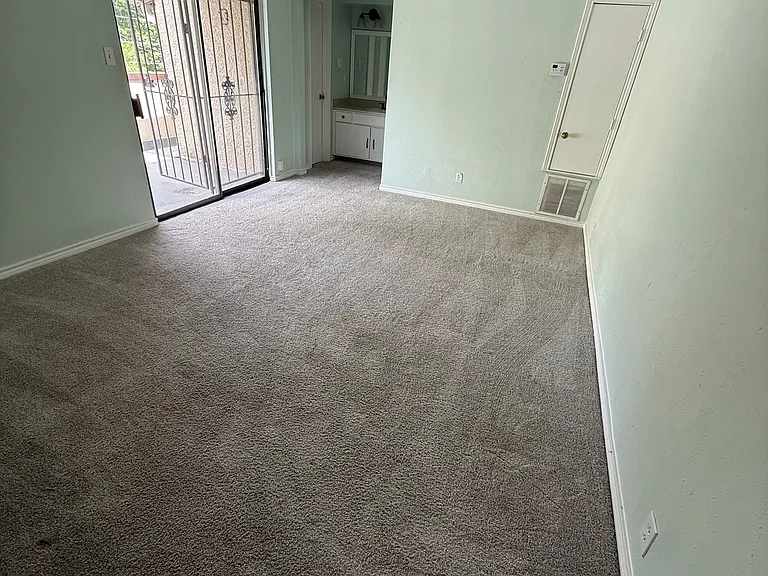 3131 Wycliff Ave — Photo 5