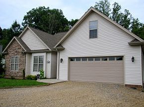 2nd image of 224 Kenwood Ct