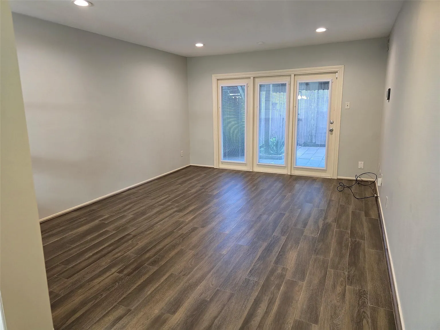 2 bed, 1.5 bath, 1260 sqft, $1,900 — Photo 3