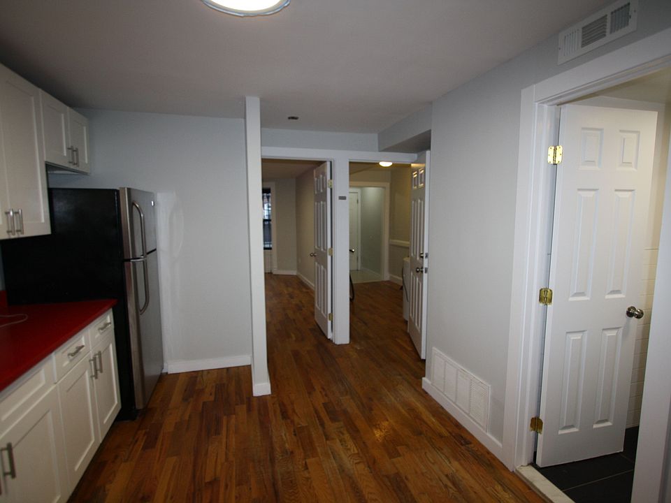 1st image of 560A Quincy St Fl 1