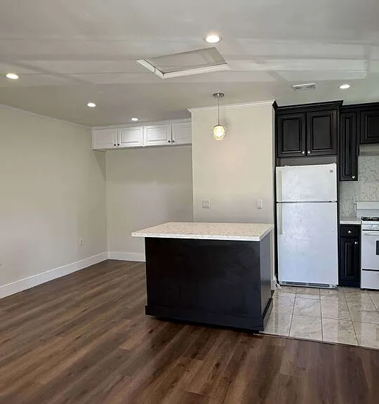 626 1/2 Silver Lake Blvd — Photo 2