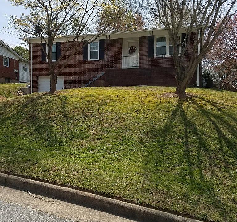 1st image of 409 Greenwich Cir