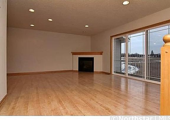 great room w/ fireplace