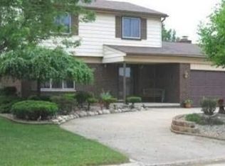 29425 Nottingham Cir E, Warren, MI 48092