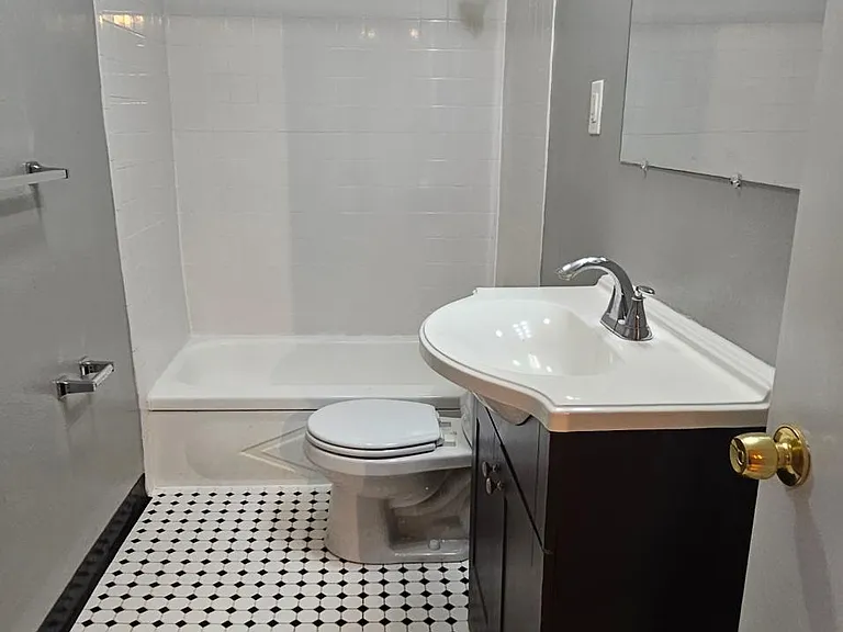 206 Stratford Ave #7 — Photo 7