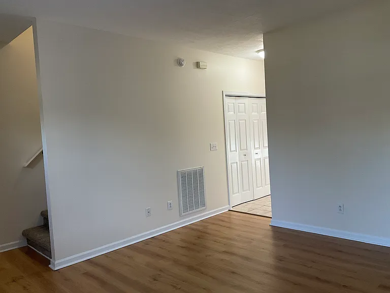 415 E Holston Ave #4 — Photo 15