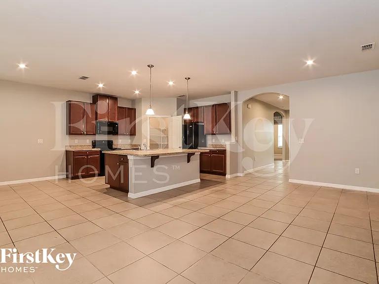 954 Glazebrook Loop — Photo 2
