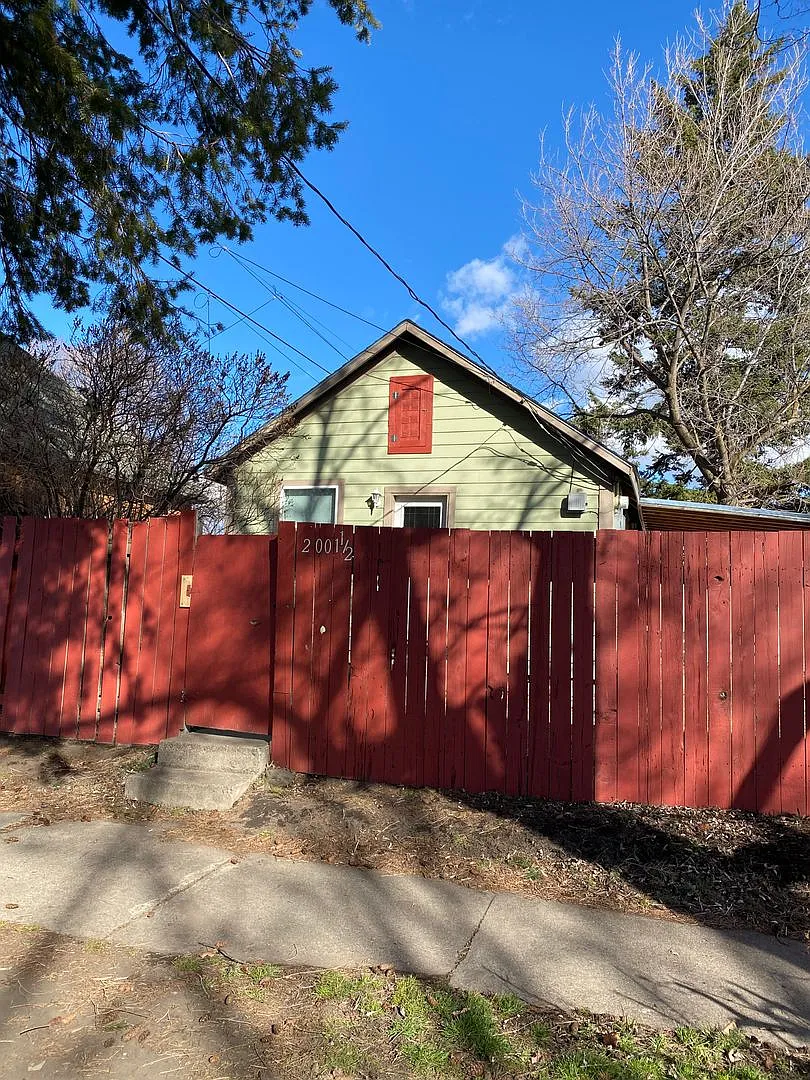 Small Two Bedroom House — Photo 1