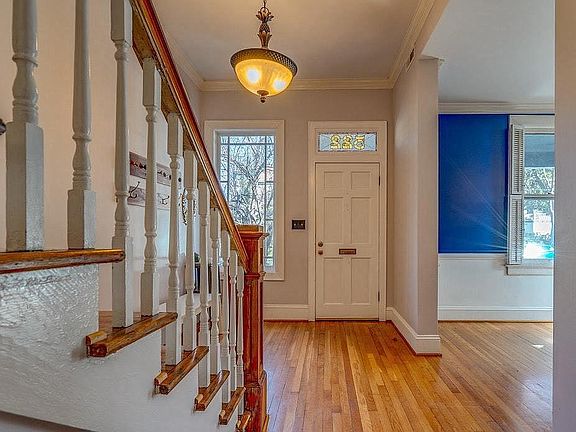 5th image of 522 Woods Ave SW