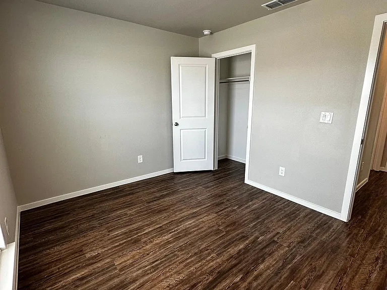 3504 Tiffin Ave — Photo 9