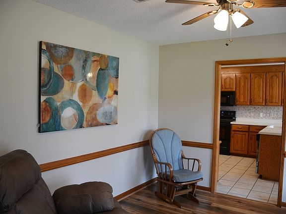 3rd image of 501 Candlewood Dr