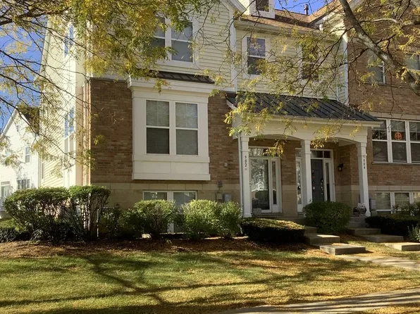 902 Violet Dr, Hanover Park, IL 60133
