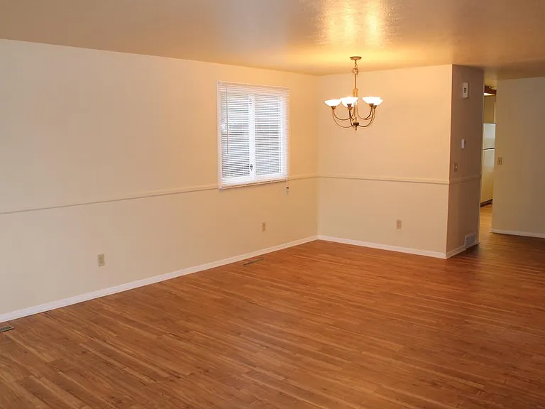 1601 Enfield St — Photo 7