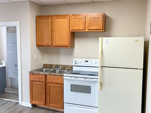 5th image of 368 S Side Sq APT A