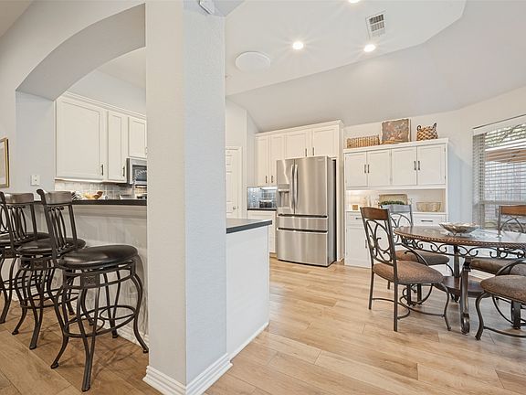 4th image of 1308 Val Verde Ct